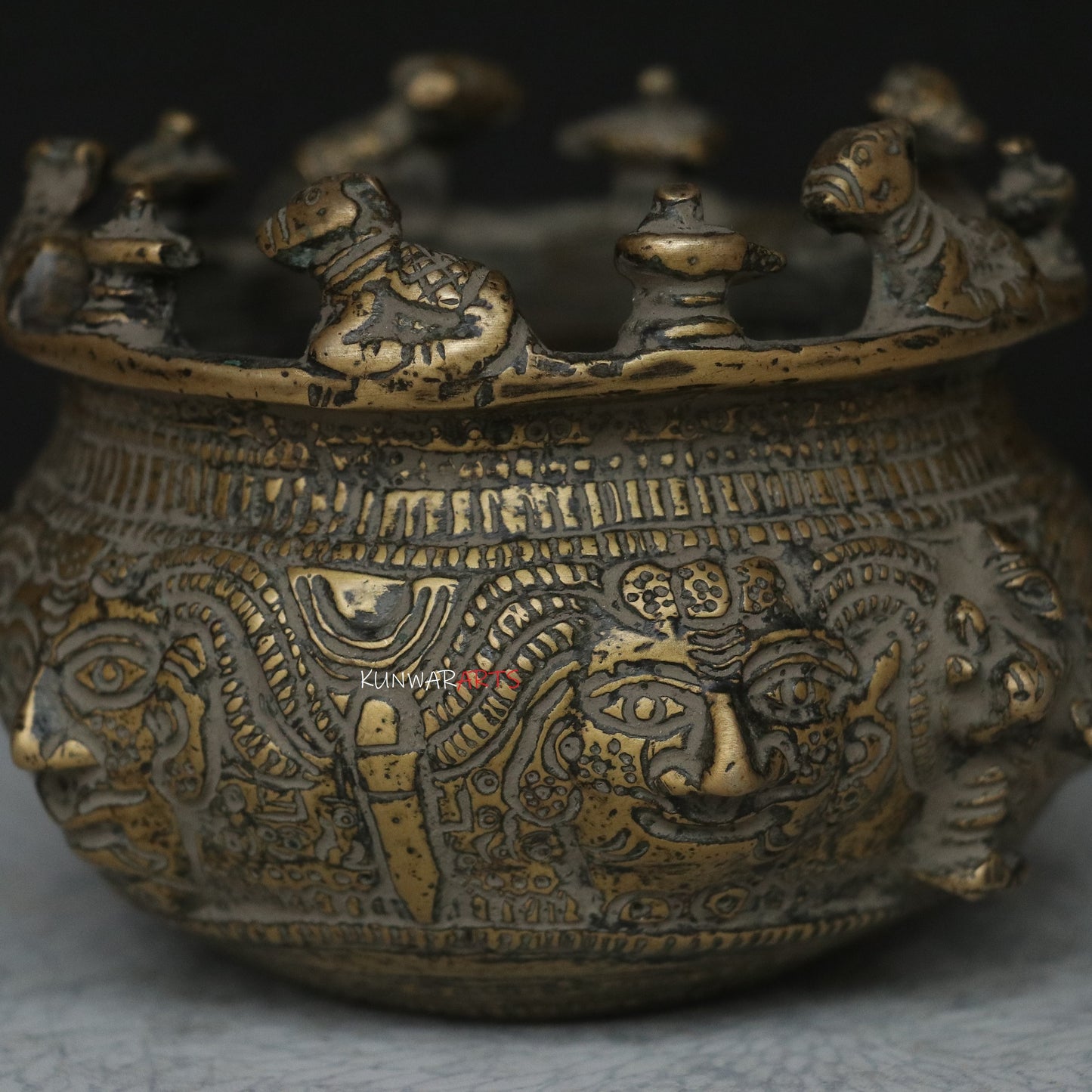 Tribal Brass pot Décor Figurine