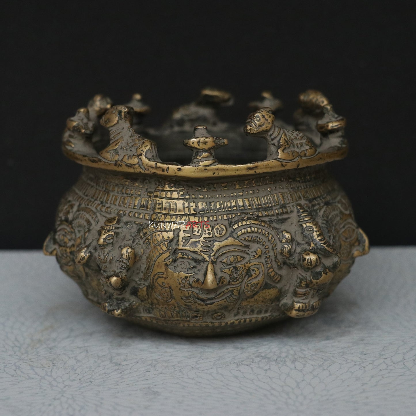 Tribal Brass pot Décor Figurine