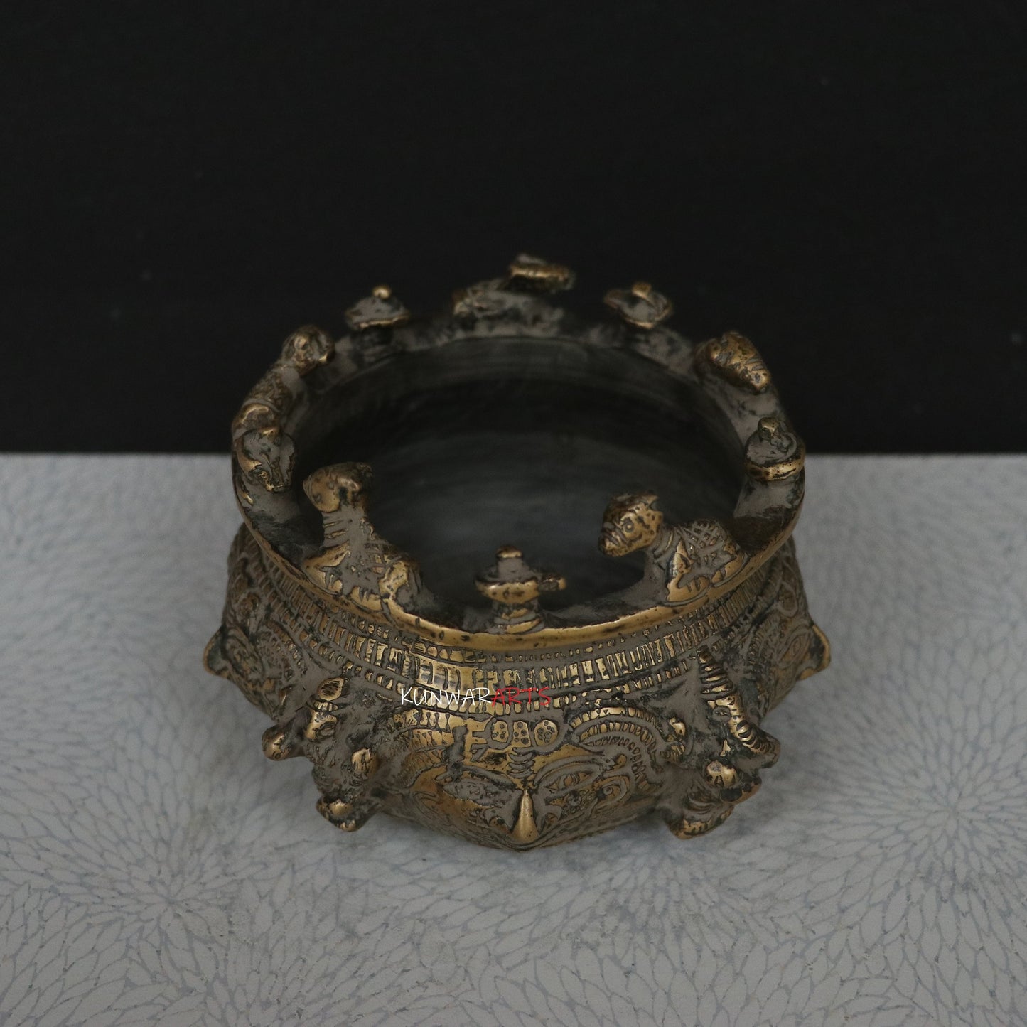 Tribal Brass pot Décor Figurine