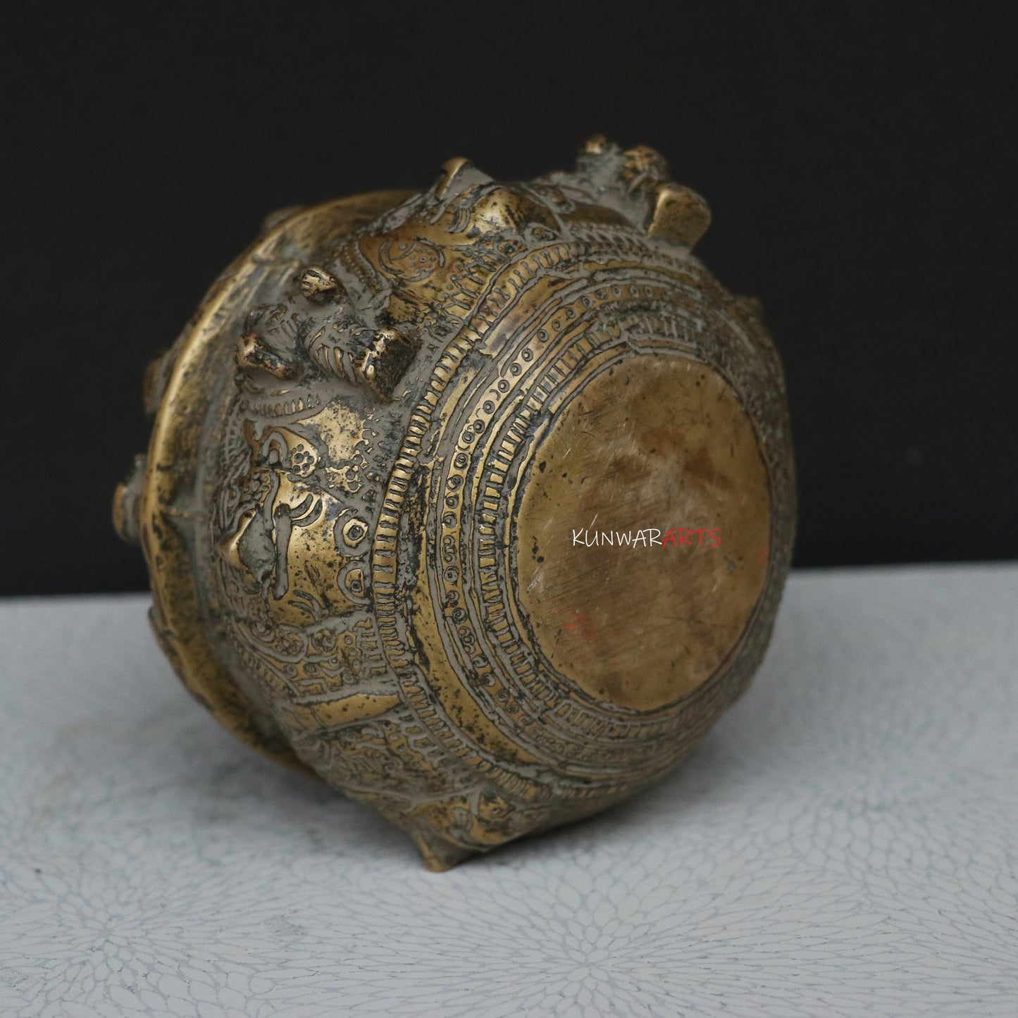 Tribal Brass pot Décor Figurine