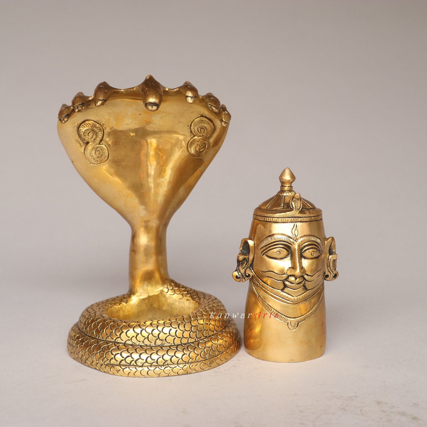 Shiva Mukhalingam Head With Nagabharanam Brass Décor