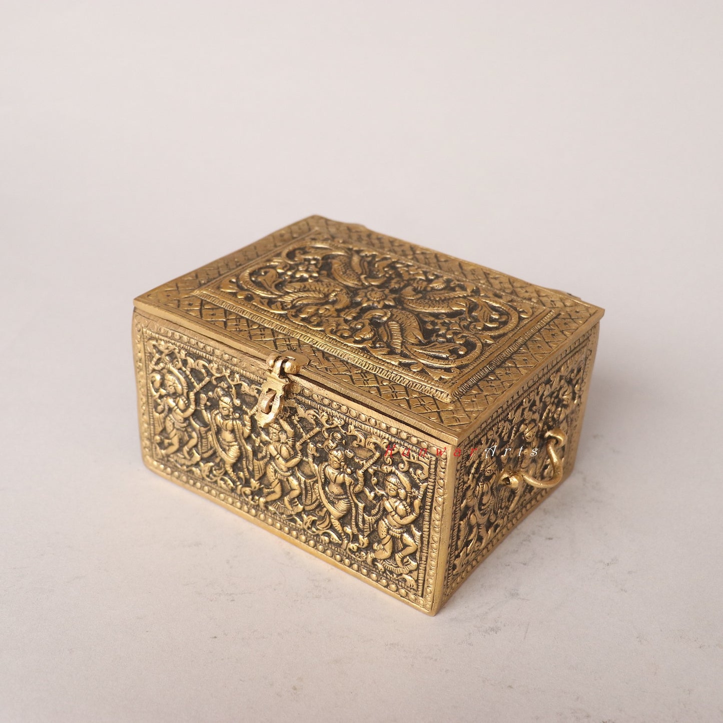 Elevating Your Décor with a Brass Jewelry Box