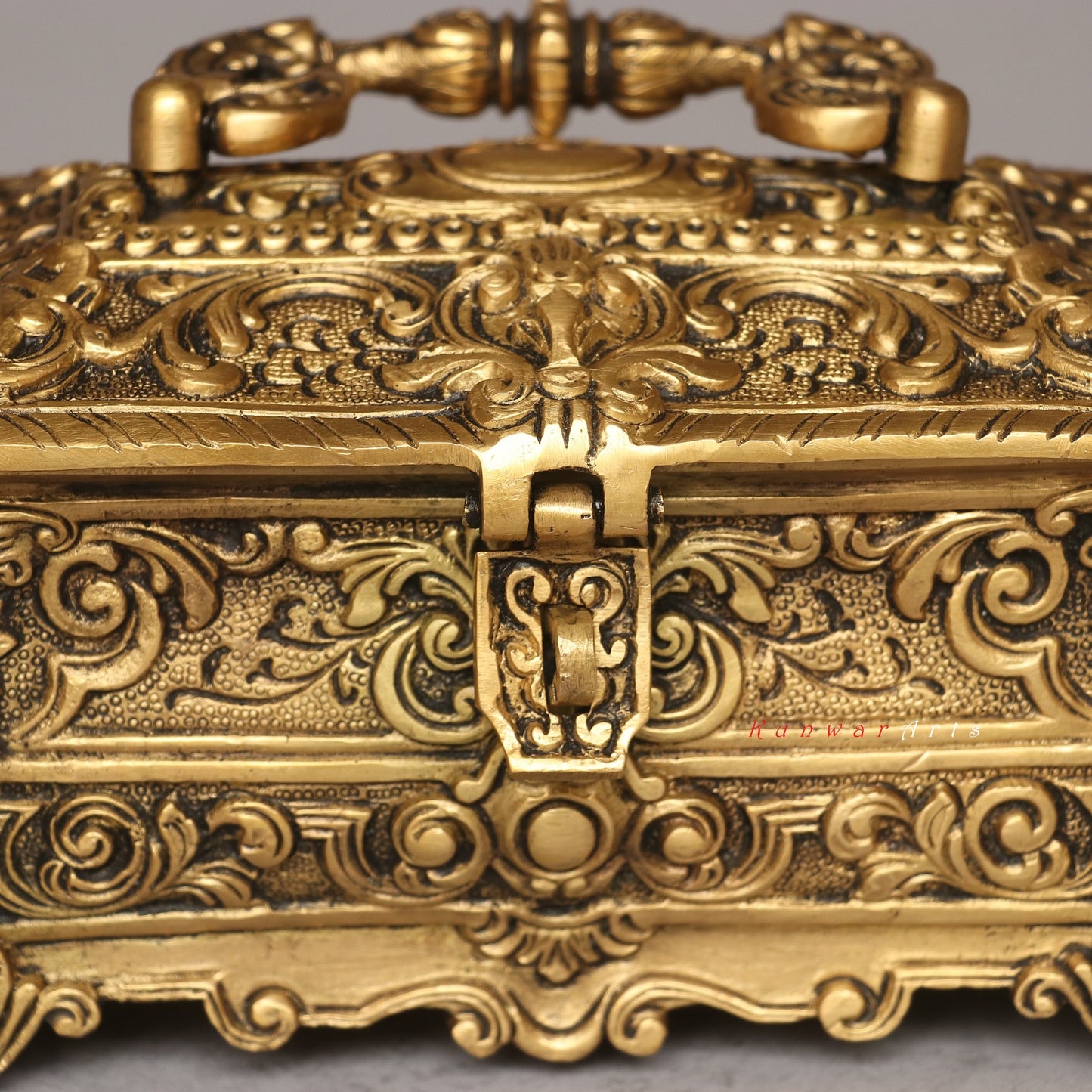 Elevating Your Décor with a Brass Carving Jewelry Box