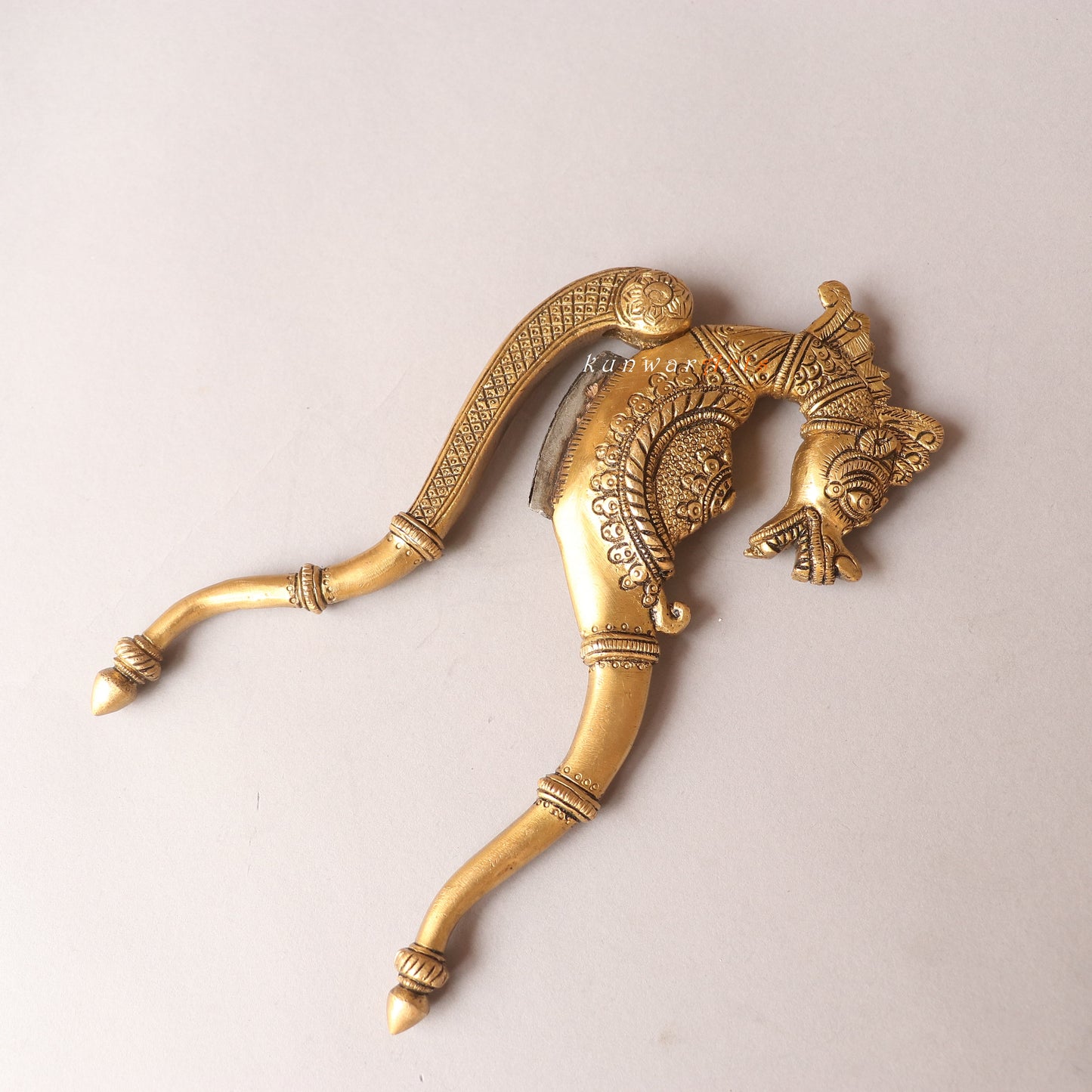 Brass nut cutter a Décor Dragan Accents