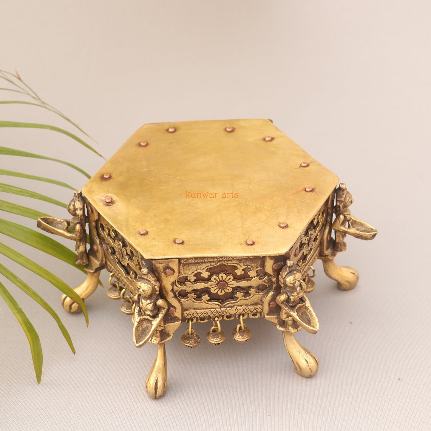 Brass Décor Carving Table Stand (Look Chowki) - kunwararts