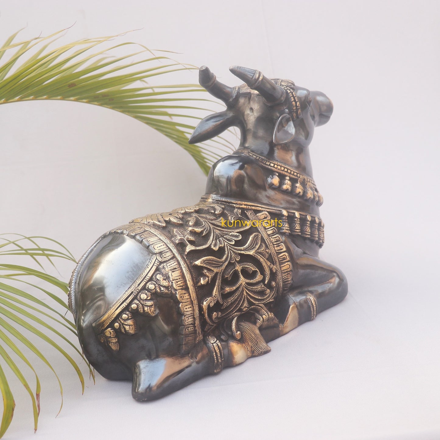 Brass meditative Seated Nandi Statue - kunwararts