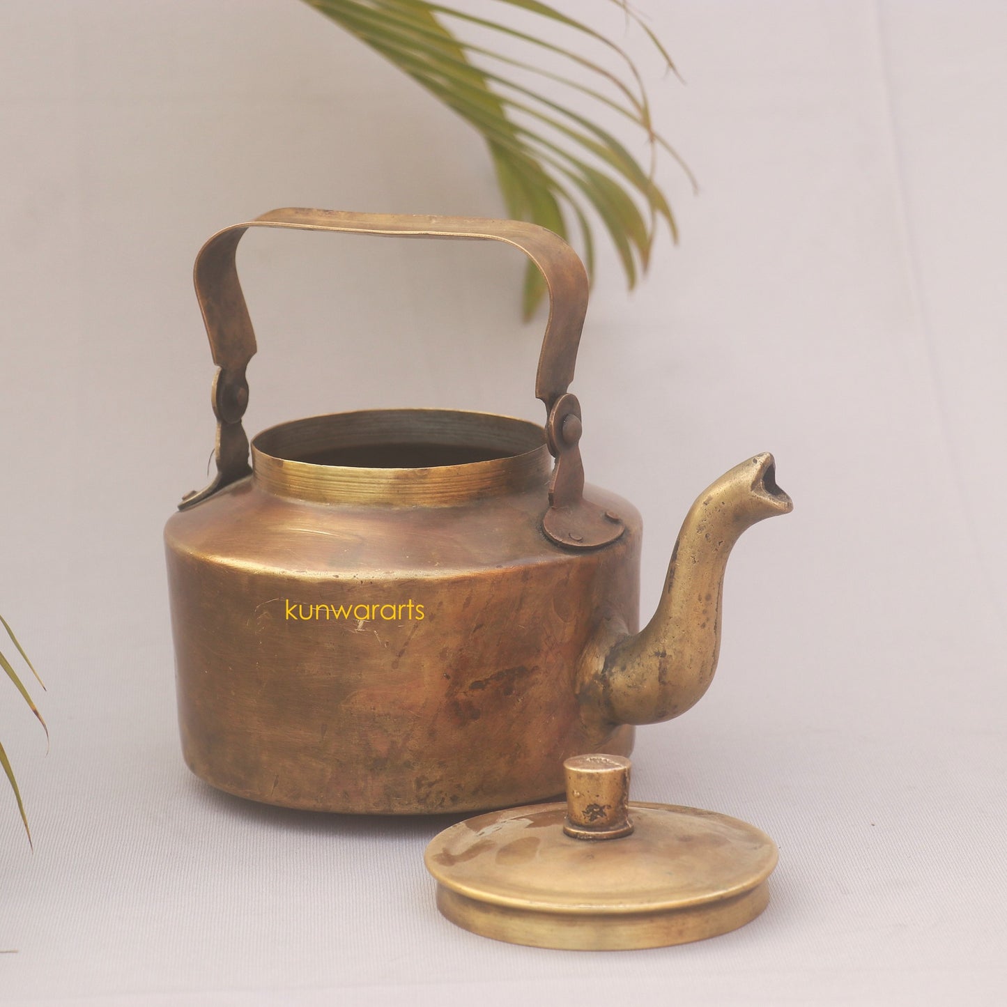 Bhunes Serving Vintage Tea Kettle - kunwararts