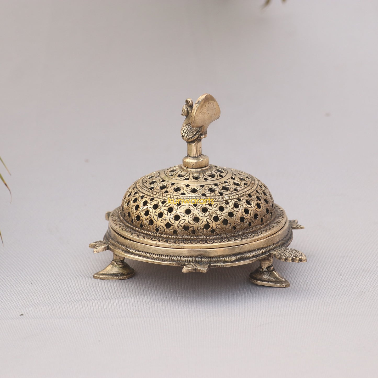 Brass Décor Incense Burner Figurine - kunwararts