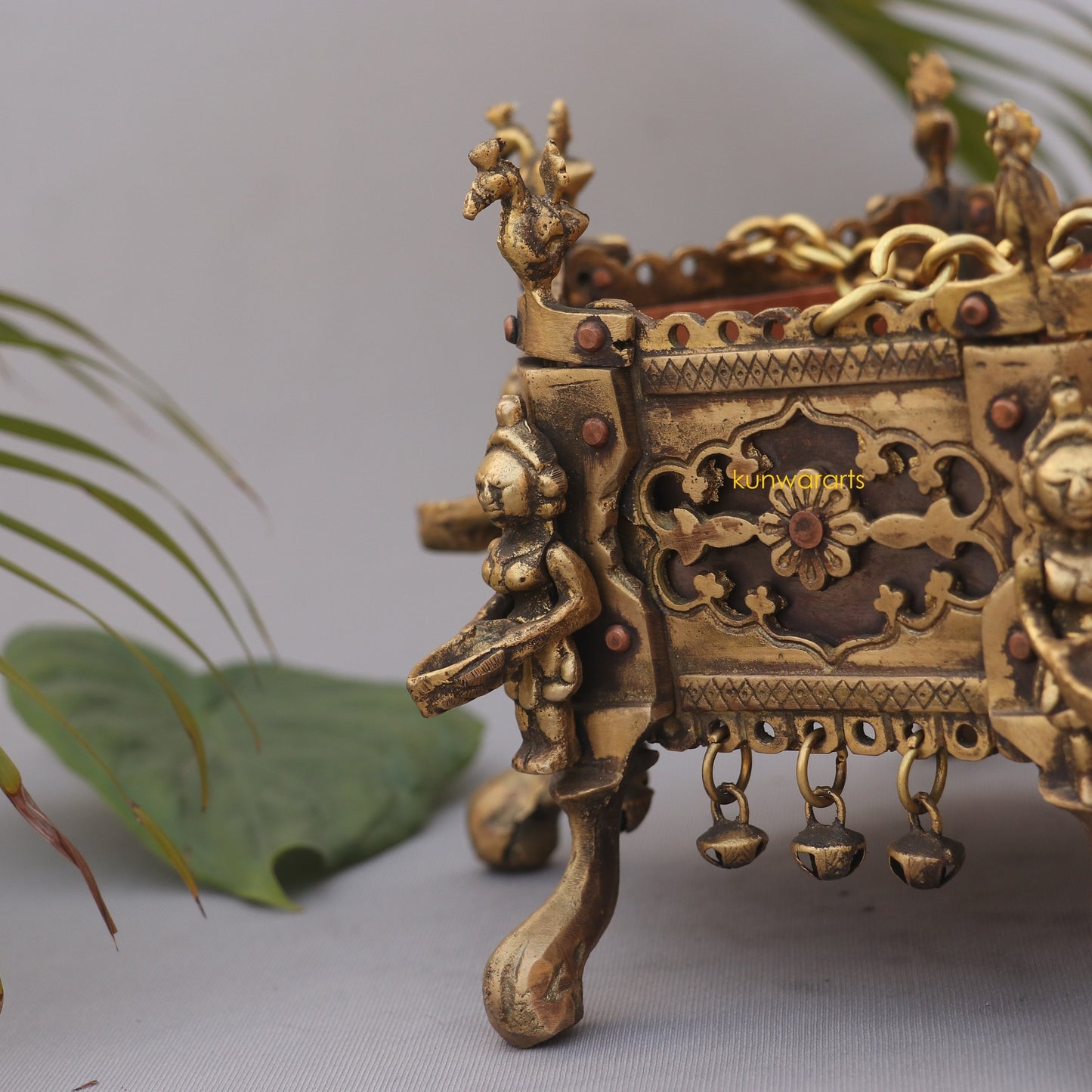 Vintage Hanging Décor Hexagonal Brass Planter With Oil Lamps