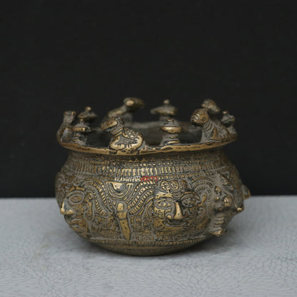 Tribal Brass pot Décor Figurine