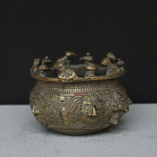 Tribal Brass pot Décor Figurine