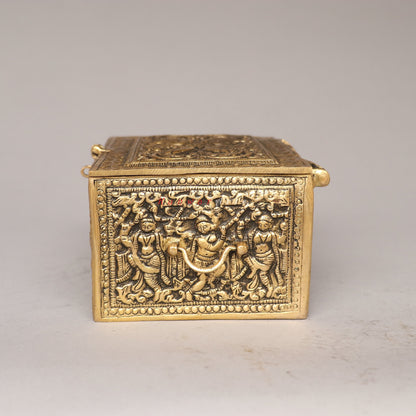 Elevating Your Décor with a Brass Jewelry Box