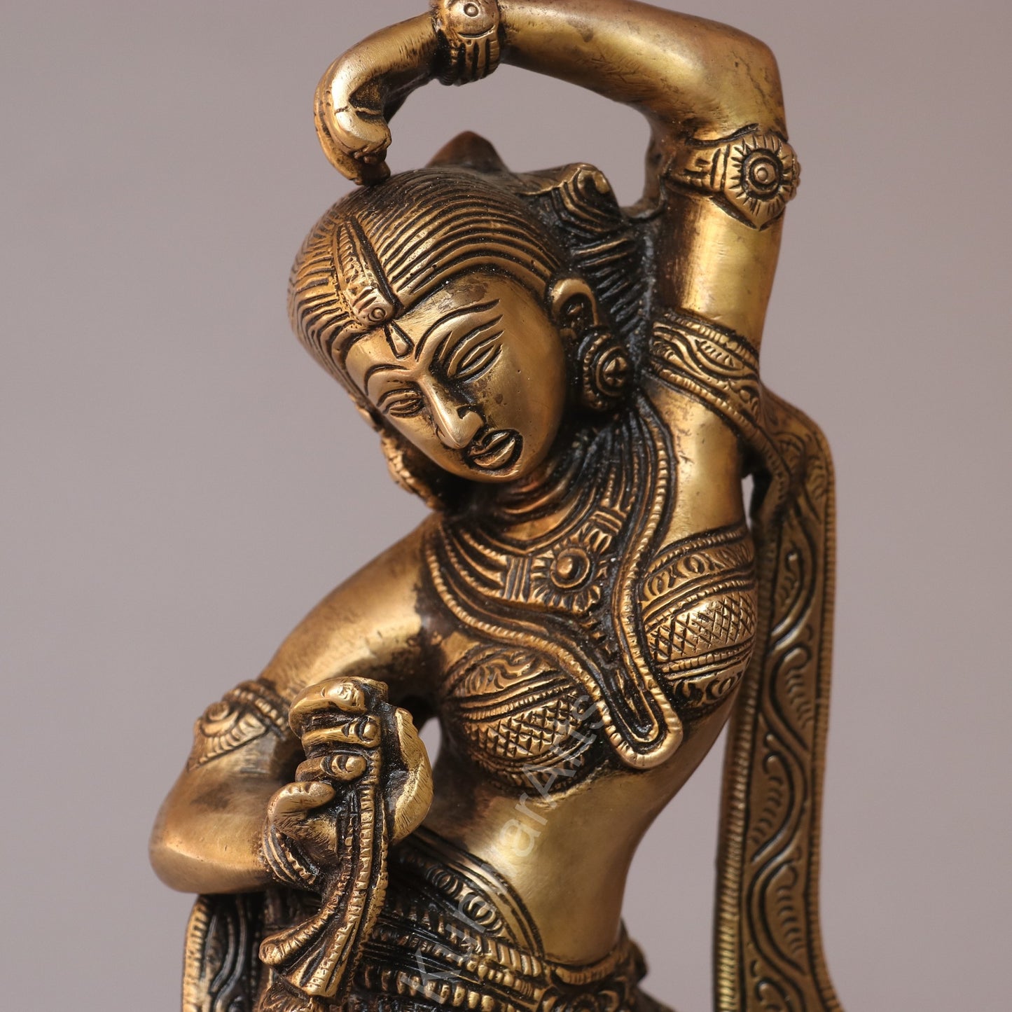 Brass Classical Dancing Lady Statue – Traditional Indian Art Décor