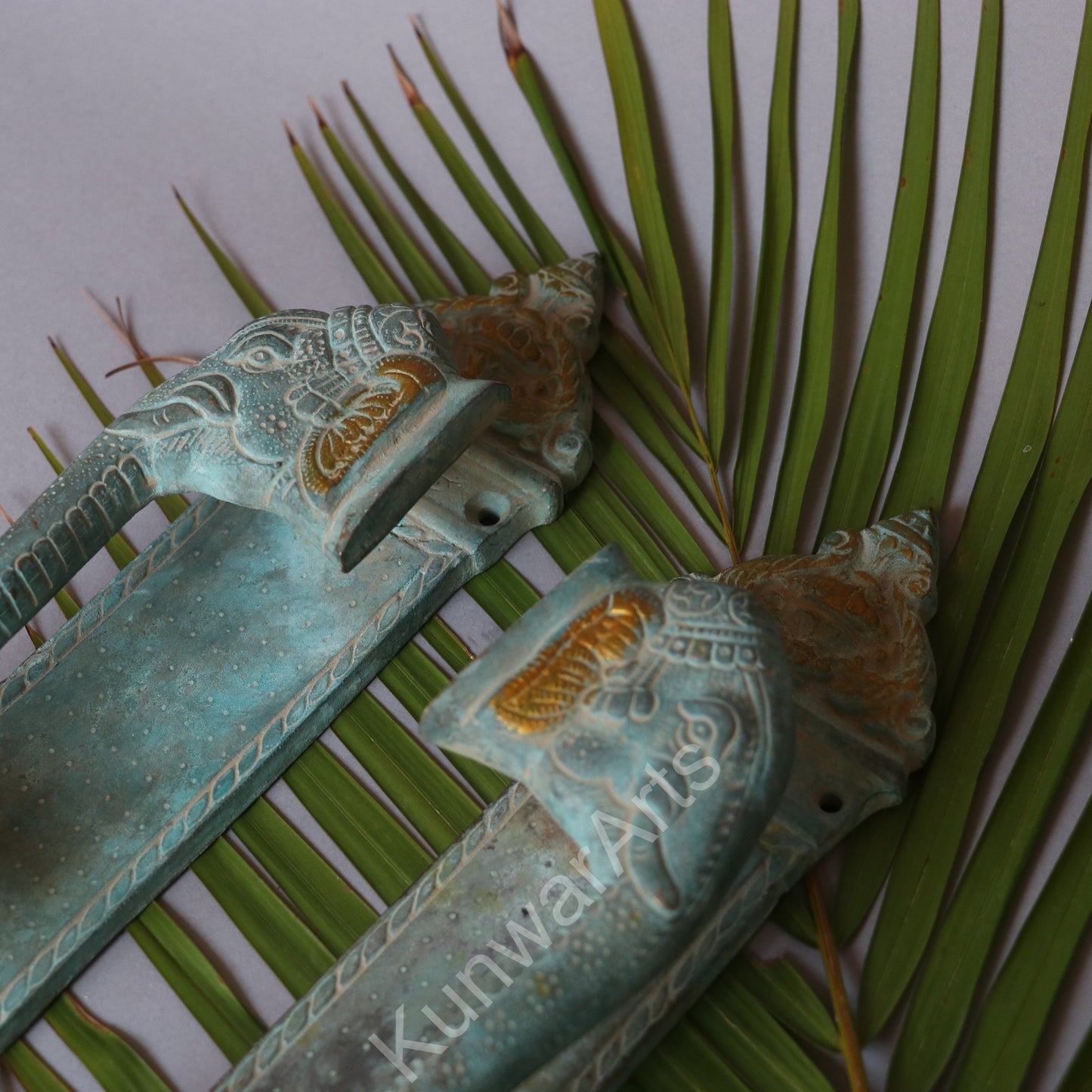 Brass Décor Door Handle of Timeless Charm