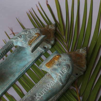 Brass Décor Door Handle of Timeless Charm