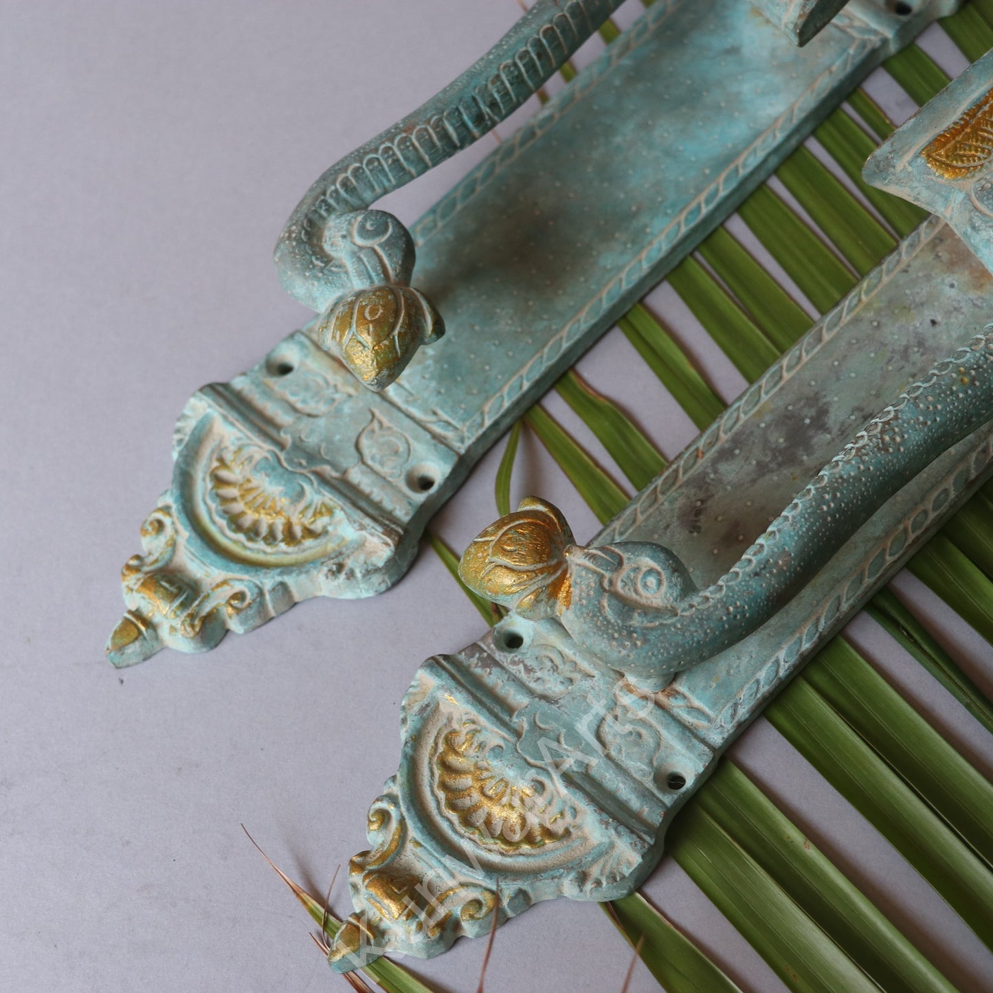 Brass Décor Door Handle of Timeless Charm