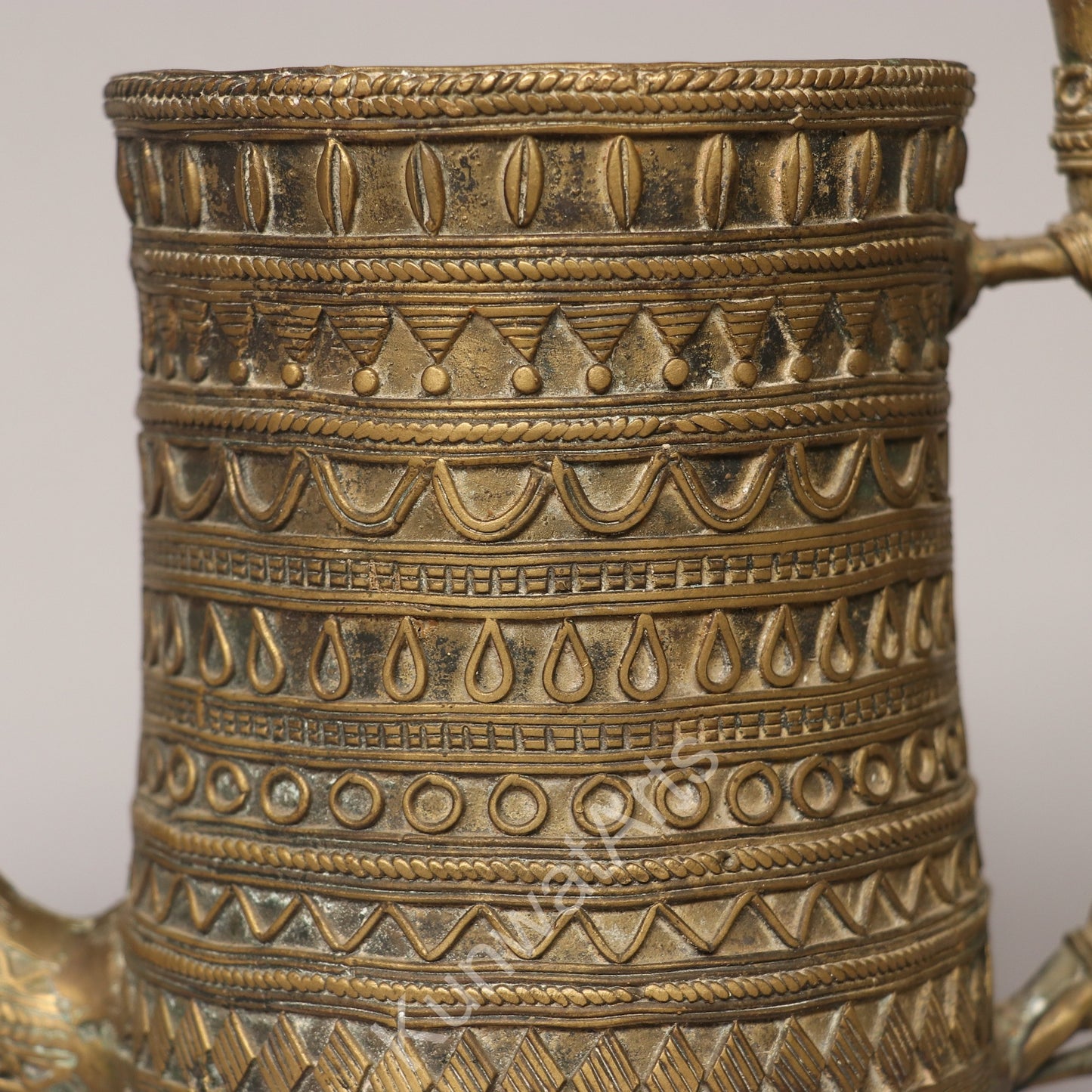 Brass Tribal pot Décor Figurine