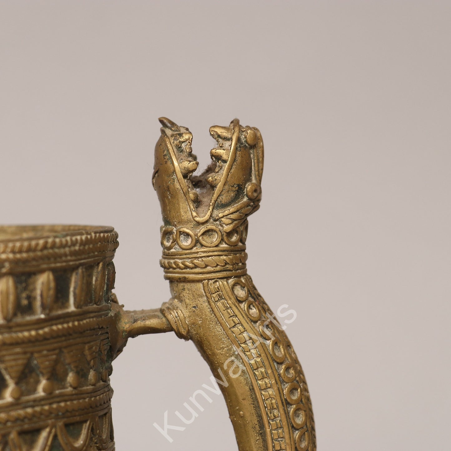 Brass Tribal pot Décor Figurine