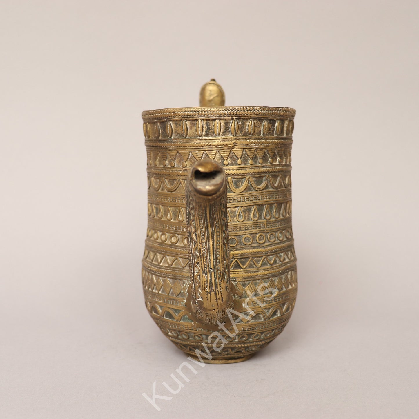 Brass Tribal pot Décor Figurine