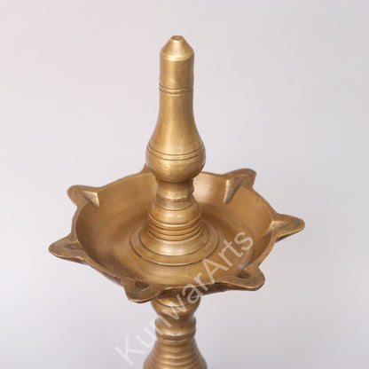Vintage Traditional Oil Lamp 36cm