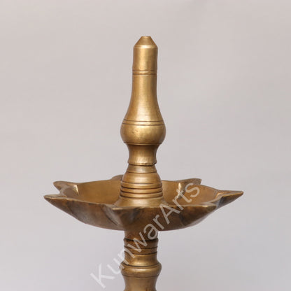 Vintage Traditional Oil Lamp 36cm