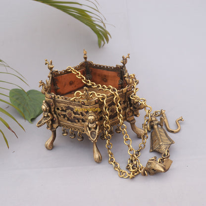 Vintage Hanging Décor Hexagonal Brass Planter With Oil Lamps